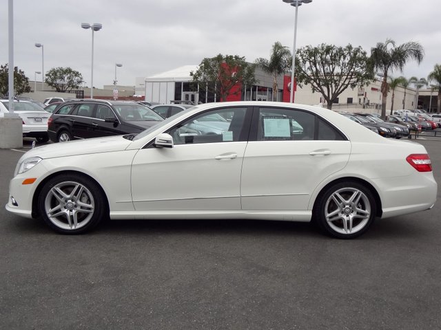 Mercedes-Benz E-Class 2011 photo 4