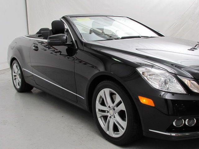 Mercedes-Benz E-Class 2011 photo 2