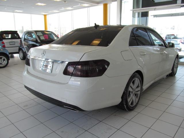 Mercedes-Benz E-Class 2011 photo 3