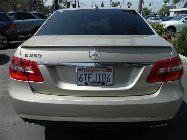 Mercedes-Benz E-Class 2011 photo 1