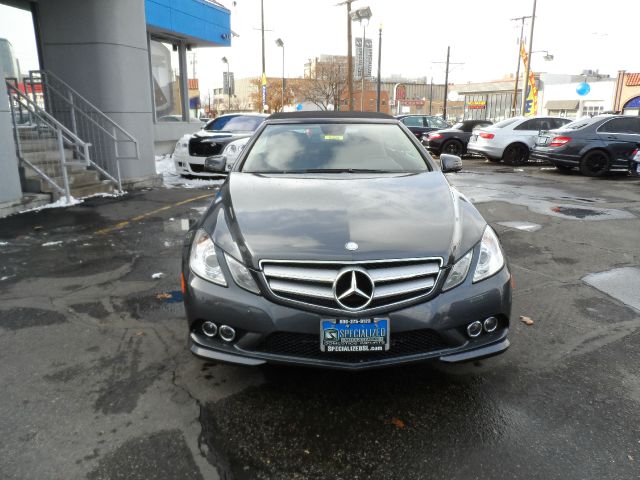 Mercedes-Benz E-Class 2011 photo 1