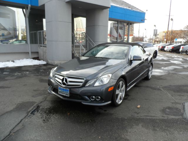 Mercedes-Benz E-Class 2011 photo 2