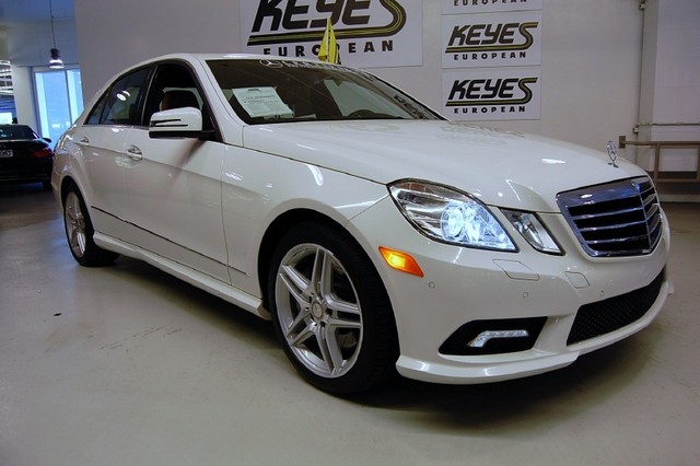 Mercedes-Benz E-Class 2011 photo 3