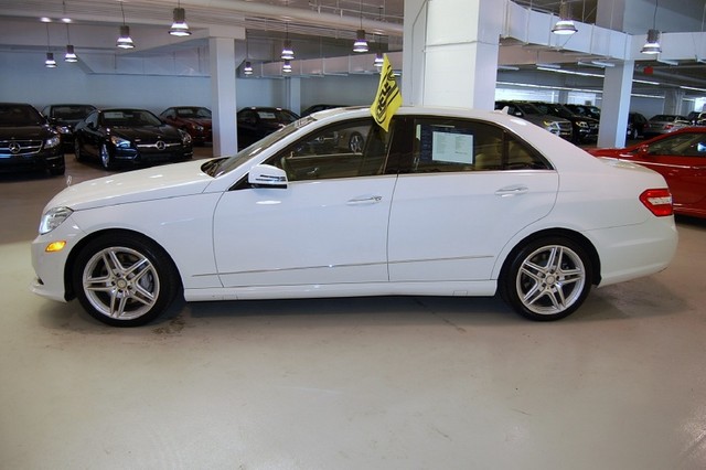Mercedes-Benz E-Class 2011 photo 5