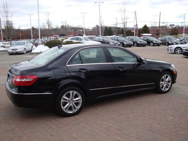 Mercedes-Benz E-Class 2011 photo 5