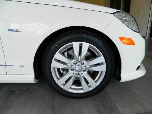 Mercedes-Benz E-Class 2011 photo 1