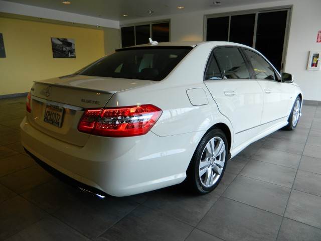 Mercedes-Benz E-Class 2011 photo 3