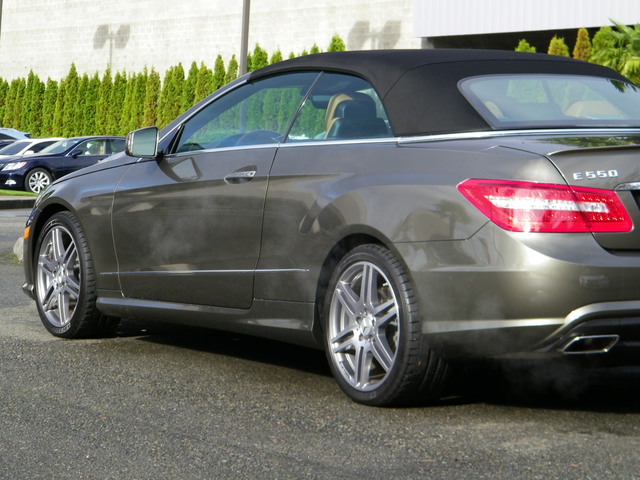 Mercedes-Benz E-Class 2011 photo 2