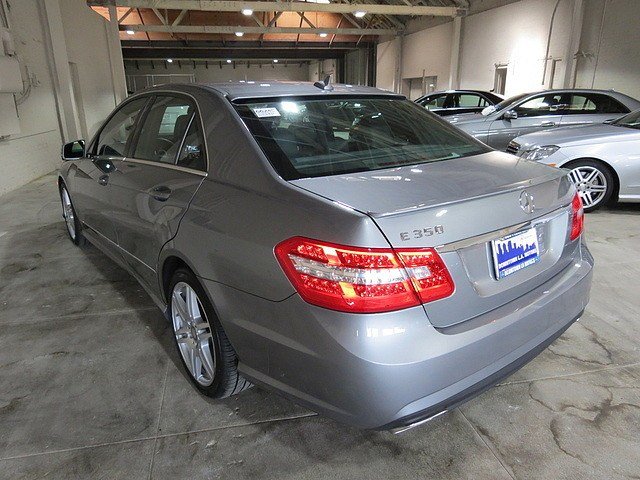 Mercedes-Benz E-Class 2011 photo 3