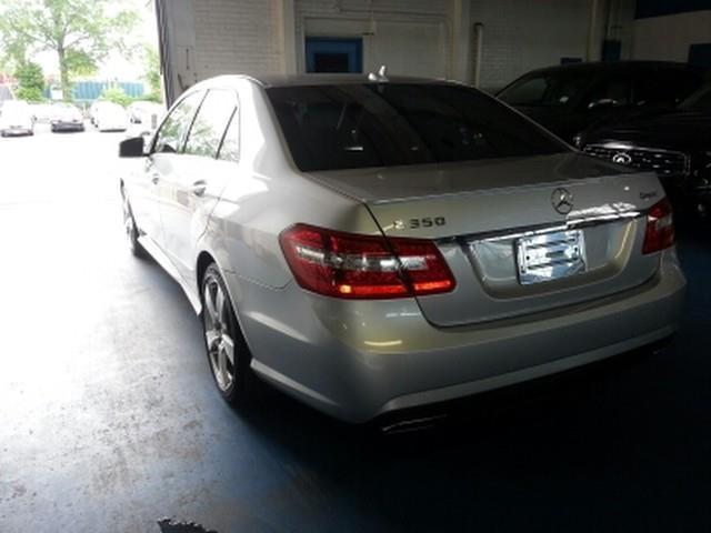 Mercedes-Benz E-Class 2011 photo 4