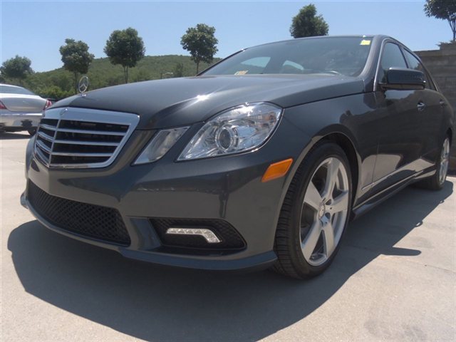 Mercedes-Benz E-Class 2011 photo 4