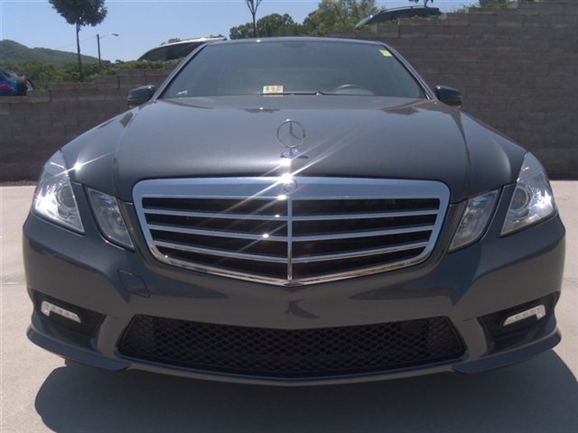 Mercedes-Benz E-Class 2011 photo 5