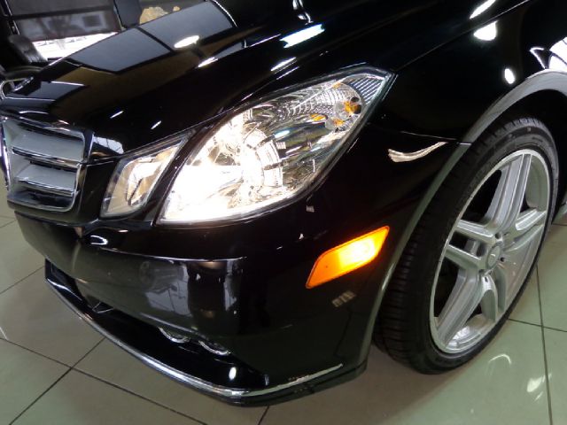 Mercedes-Benz E-Class 2011 photo 1