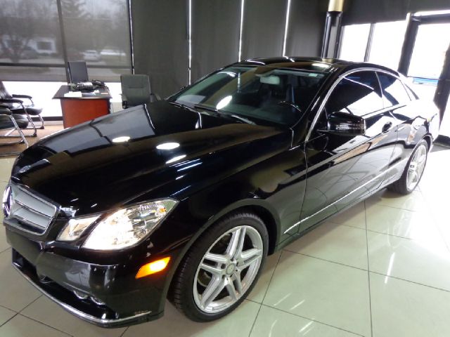 Mercedes-Benz E-Class 2011 photo 2