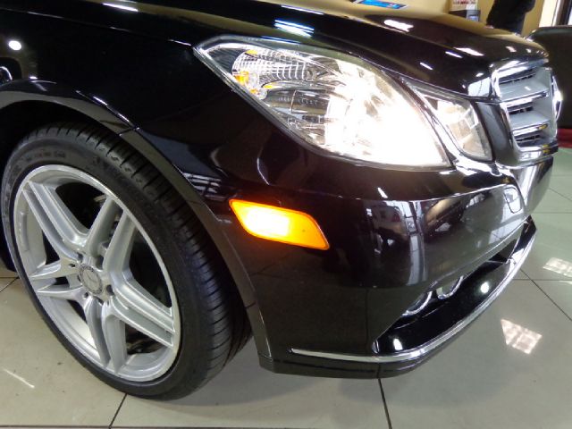 Mercedes-Benz E-Class 2011 photo 3