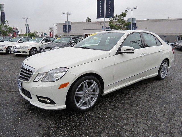 Mercedes-Benz E-Class 2011 photo 2