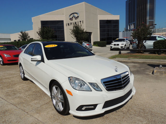 Mercedes-Benz E-Class 2011 photo 2