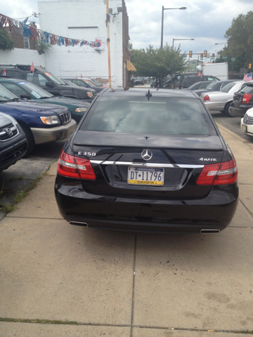 Mercedes-Benz E-Class 2011 photo 2