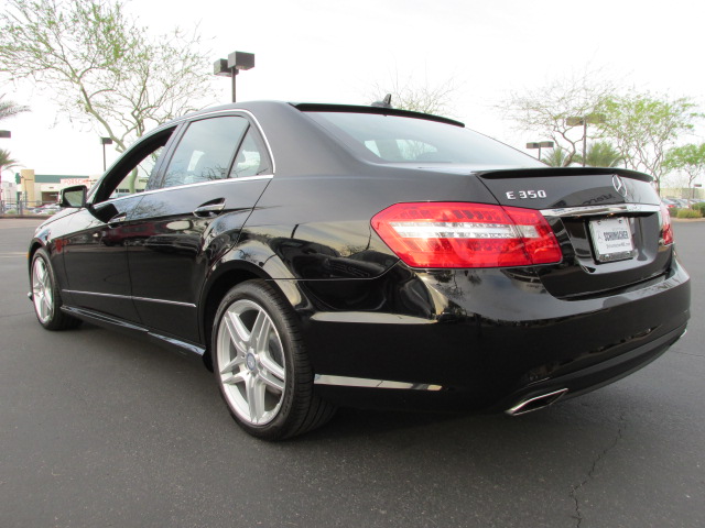 Mercedes-Benz E-Class 2011 photo 2