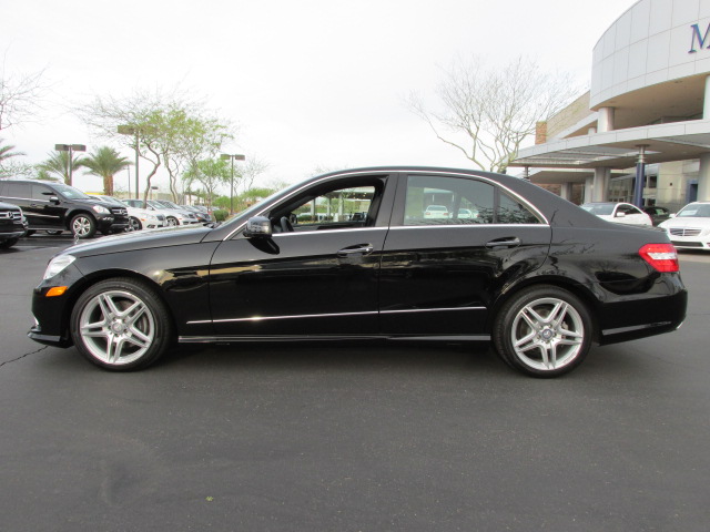 Mercedes-Benz E-Class 2011 photo 3