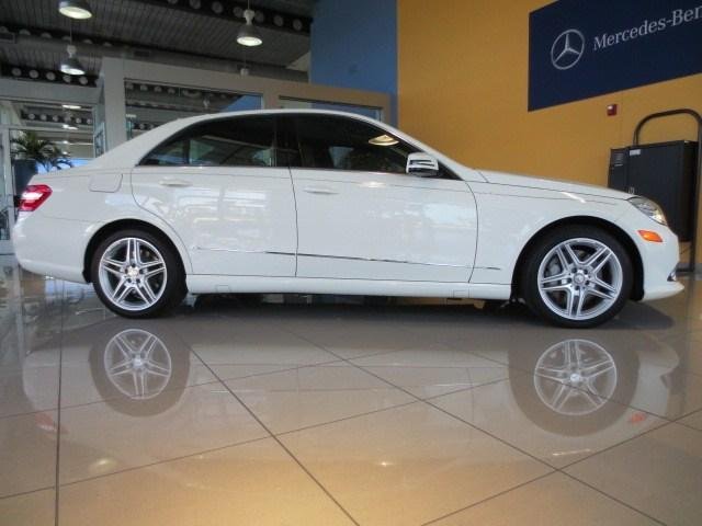 Mercedes-Benz E-Class 2011 photo 2