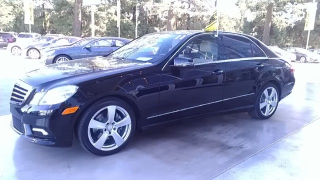 Mercedes-Benz E-Class 2011 photo 2