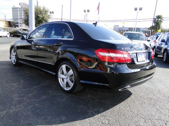 Mercedes-Benz E-Class 2011 photo 4