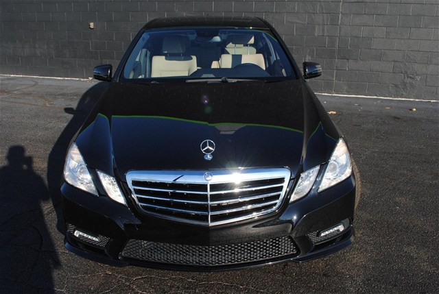 Mercedes-Benz E-Class 2011 photo 2