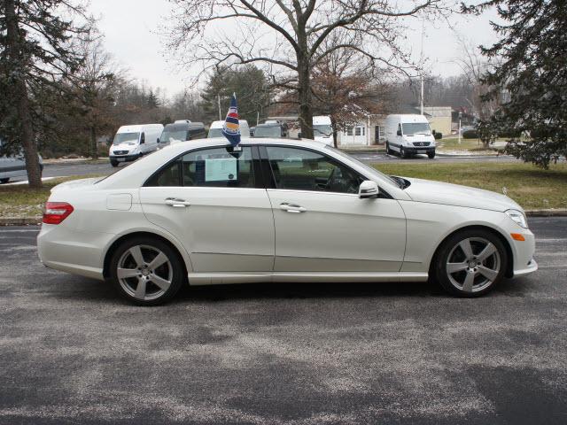 Mercedes-Benz E-Class 2011 photo 5