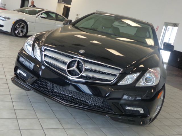 Mercedes-Benz E-Class 2011 photo 2