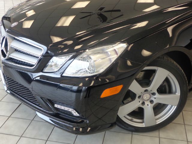 Mercedes-Benz E-Class 2011 photo 3