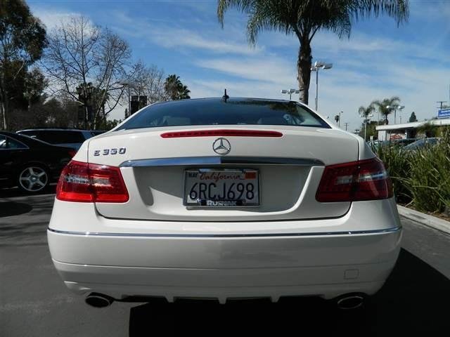 Mercedes-Benz E-Class 2011 photo 4