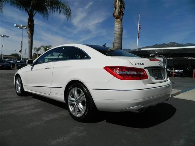 Mercedes-Benz E-Class 2011 photo 5