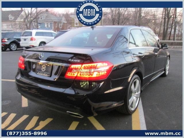 Mercedes-Benz E-Class 2011 photo 4