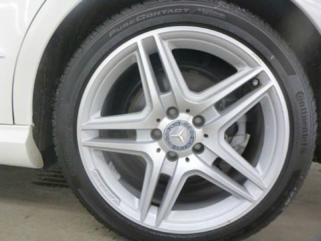 Mercedes-Benz E-Class 2012 photo 2