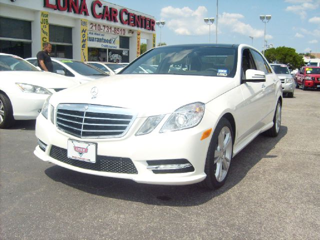 Mercedes-Benz E-Class 2013 photo 1
