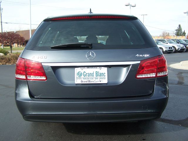 Mercedes-Benz E-Class 2014 photo 2