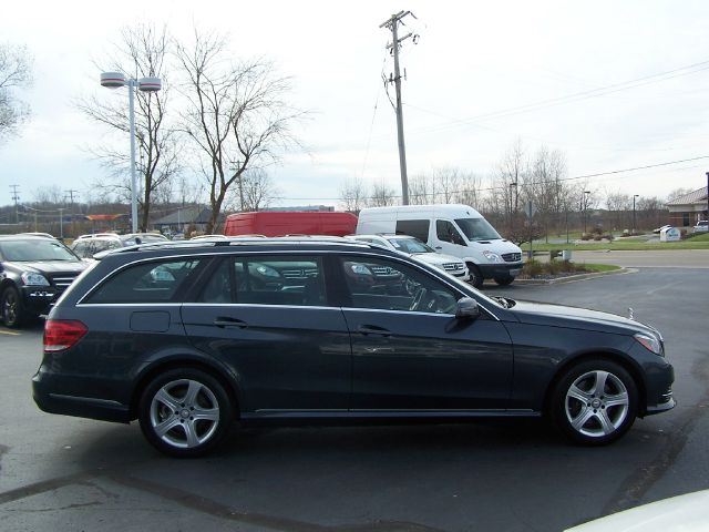 Mercedes-Benz E-Class 2014 photo 3