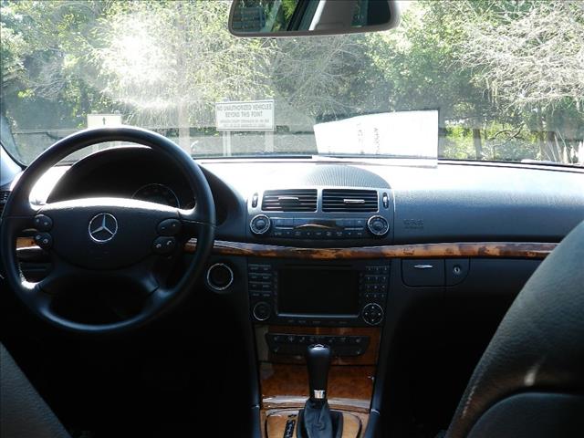 Mercedes-Benz E550 2007 photo 10