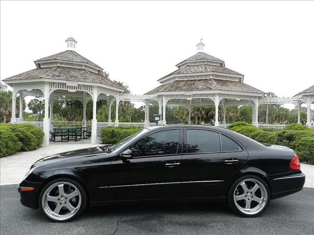 Mercedes-Benz E550 2007 photo 13