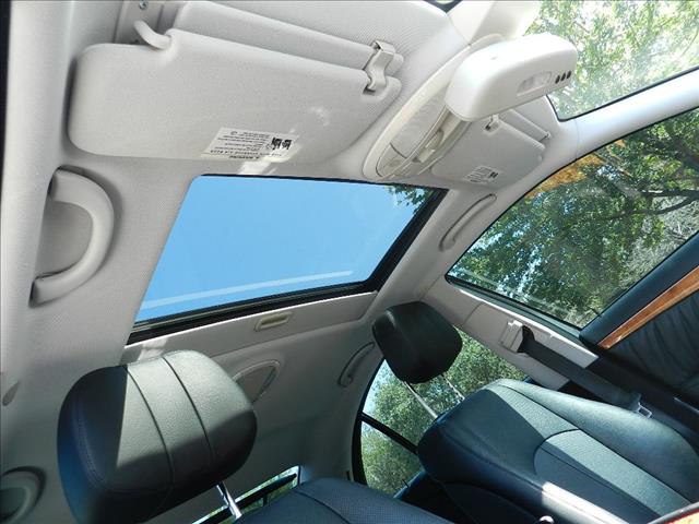 Mercedes-Benz E550 2007 photo 19