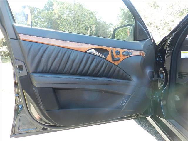 Mercedes-Benz E550 2007 photo 2