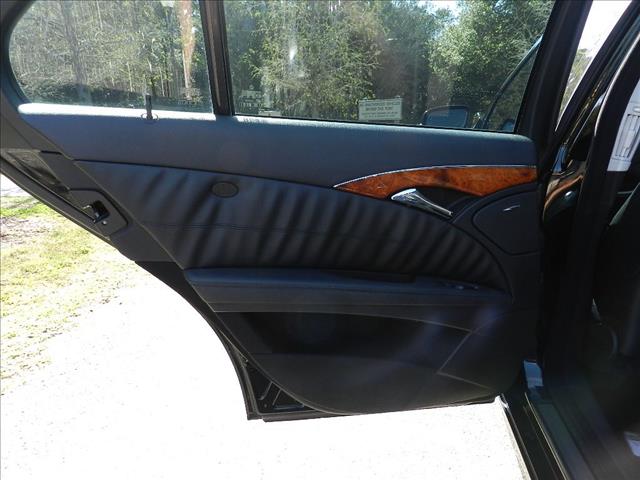 Mercedes-Benz E550 2007 photo 4