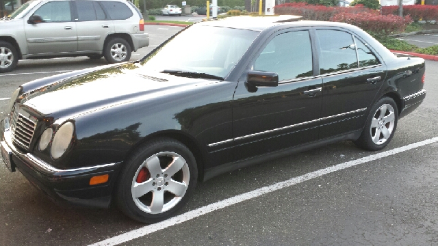 Mercedes-Benz E 320 1996 photo 2
