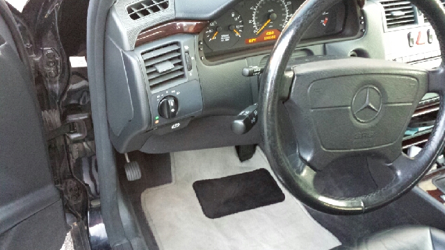 Mercedes-Benz E 320 1996 photo 4