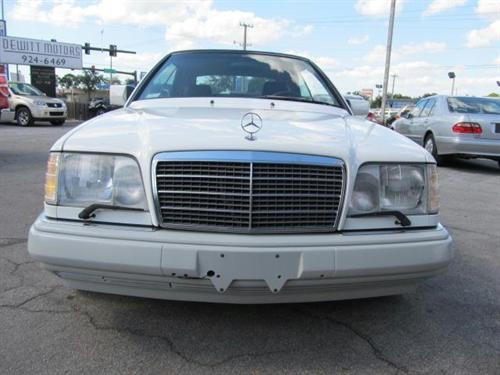 Mercedes-Benz E Class 1994 photo 1