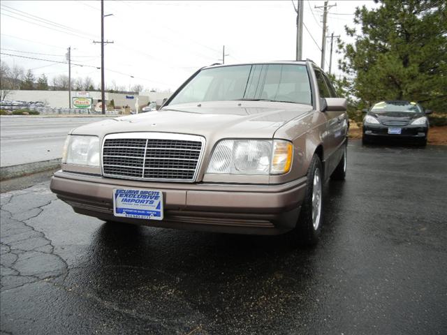 Mercedes-Benz E Class 1994 photo 4