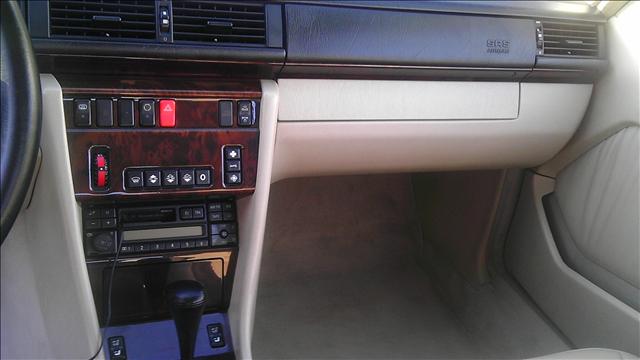 Mercedes-Benz E Class 1995 photo 1