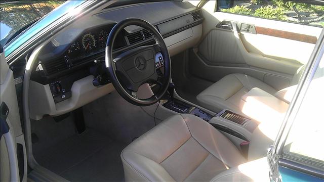 Mercedes-Benz E Class 1995 photo 3