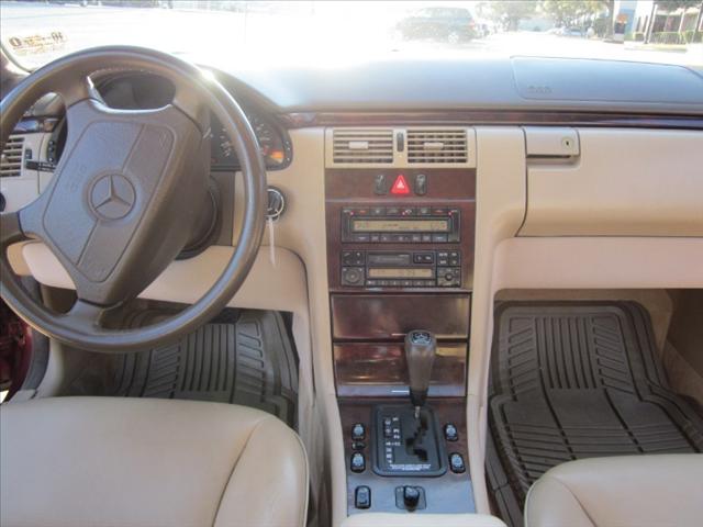 Mercedes-Benz E Class 1997 photo 2